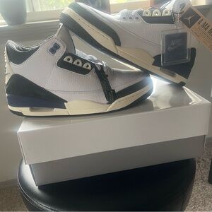 Nike Men's White and Black Sneakers